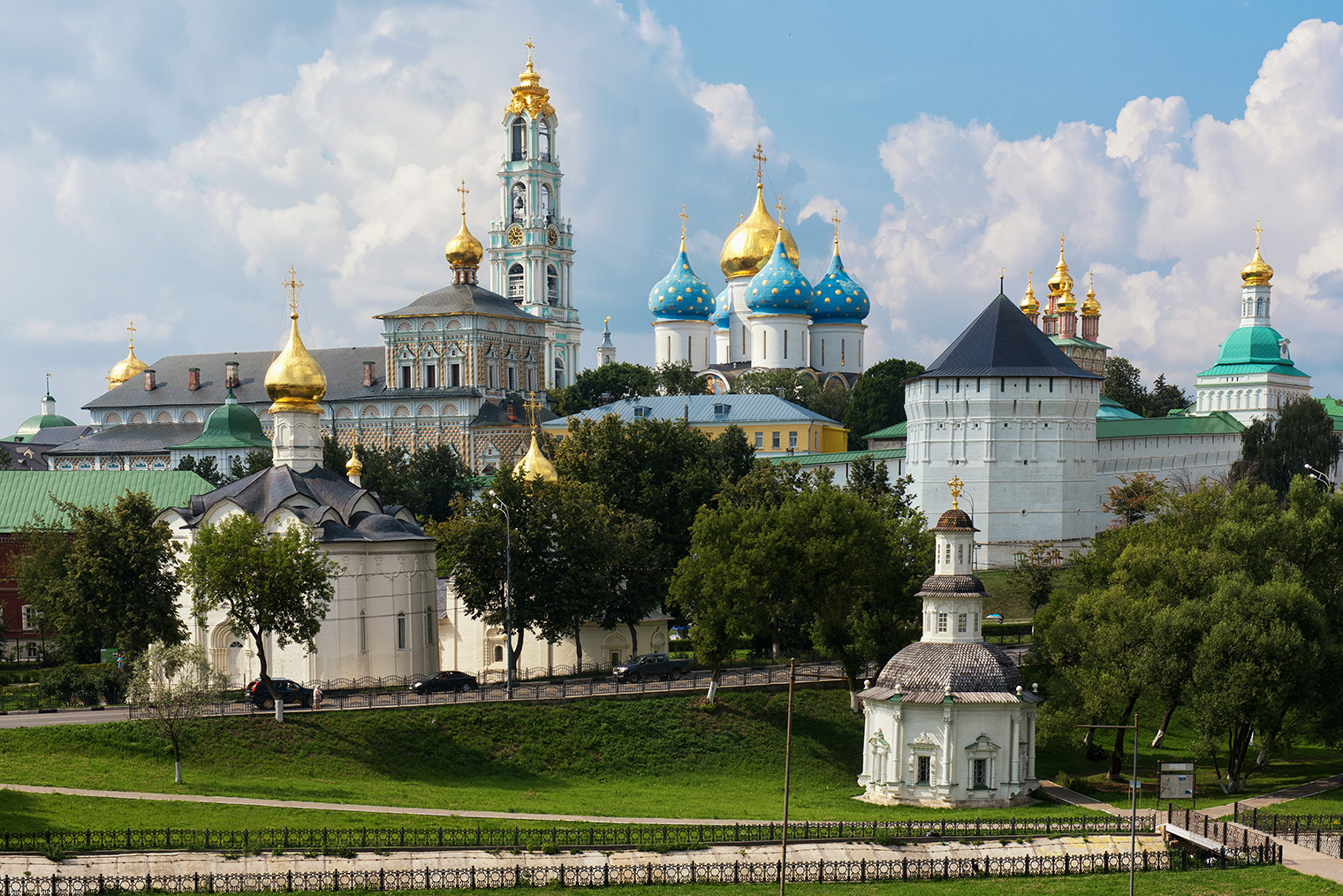 Троице-Сергиева лавра. Фотография: spaxiax / Shutterstock / FOTODOM